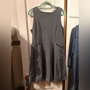 Chic and Modern Shift Dress - Size 14